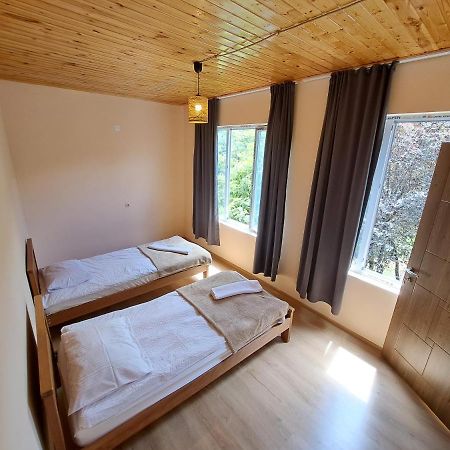 Guesthouse Caucasus Mestia Exteriör bild