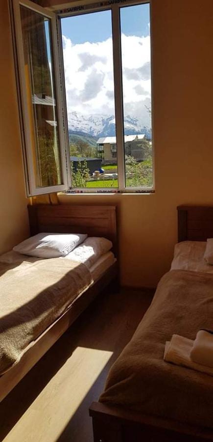 Guesthouse Caucasus Mestia Exteriör bild